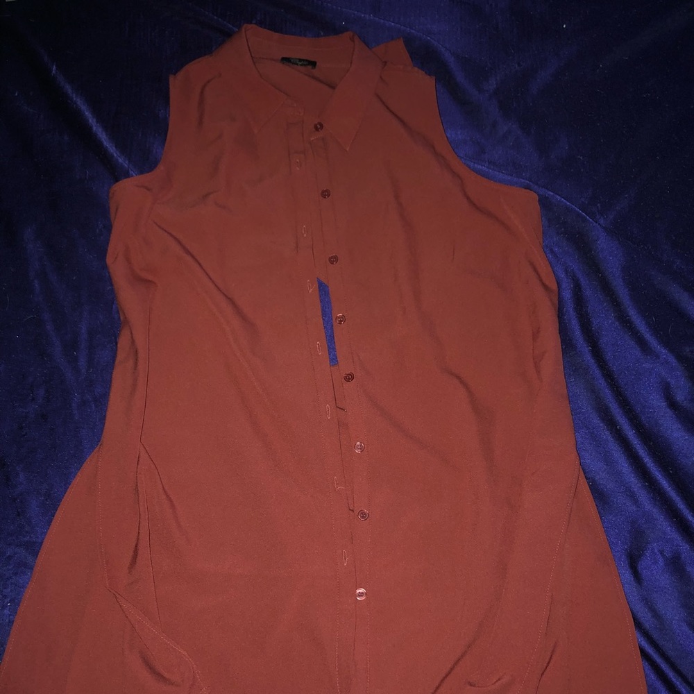 Long red/orange collared sleeveless shirt